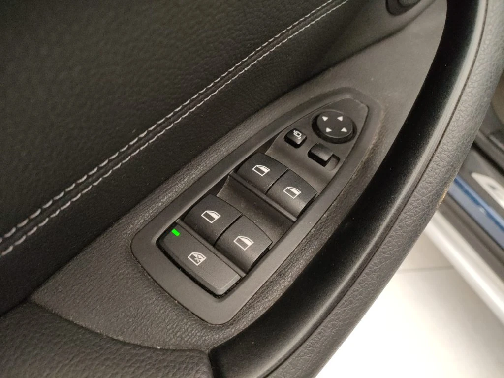BMW X1 sdrive16d xLine auto - Grid Foto 16