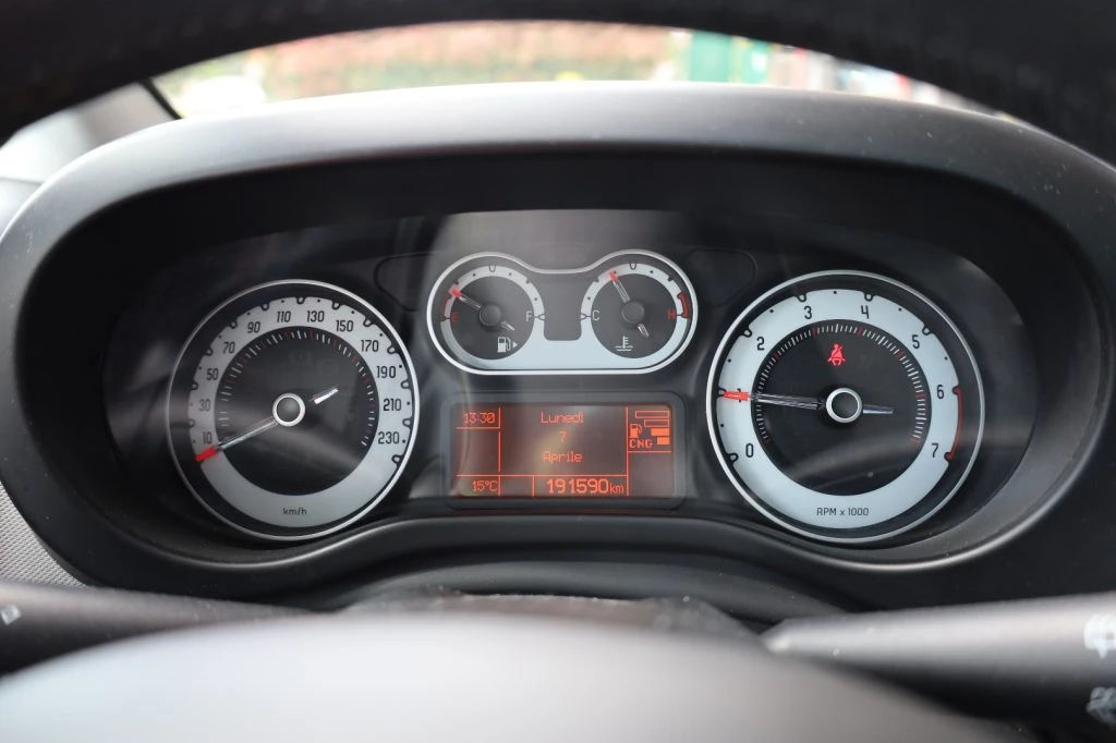 FIAT 500L Living 0.9 TwinAir Turbo Metano Lounge Tetto Navig - 33