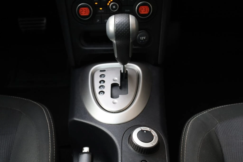 NISSAN Qashqai 2.0 dCi DPF n-tec 4x4 Automatica Navi Camera TETTO - 29