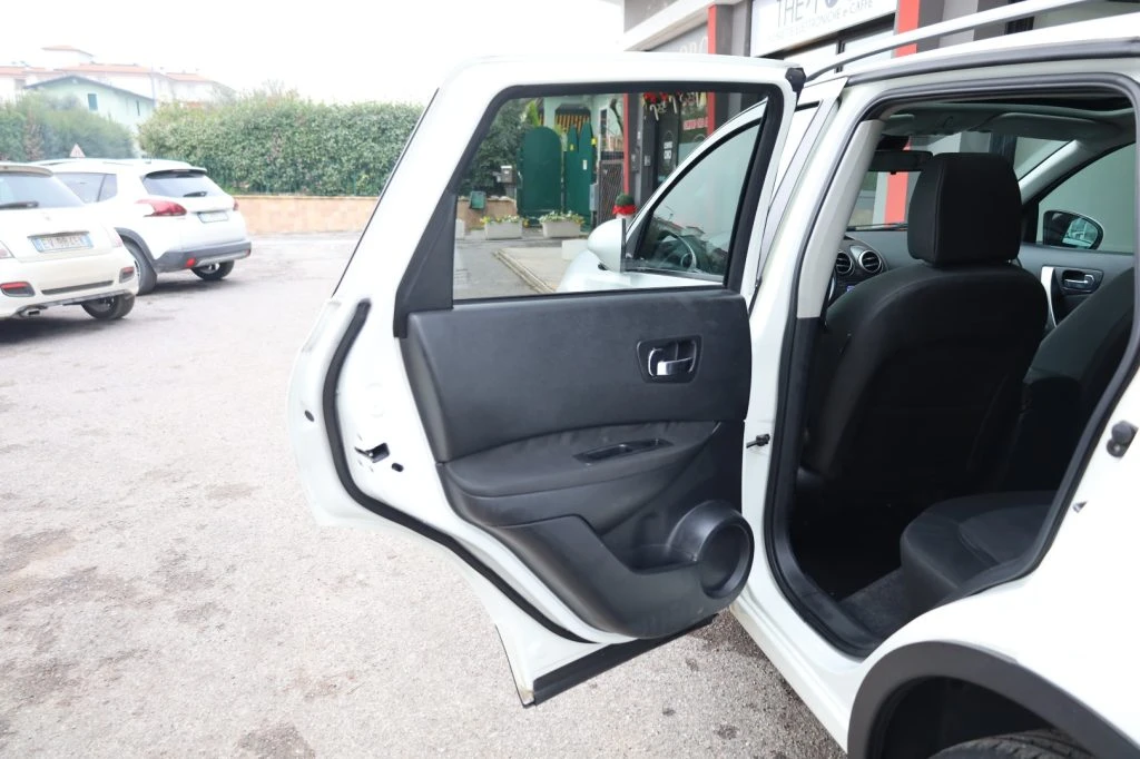 NISSAN Qashqai 2.0 dCi DPF n-tec 4x4 Automatica Navi Camera TETTO - 79
