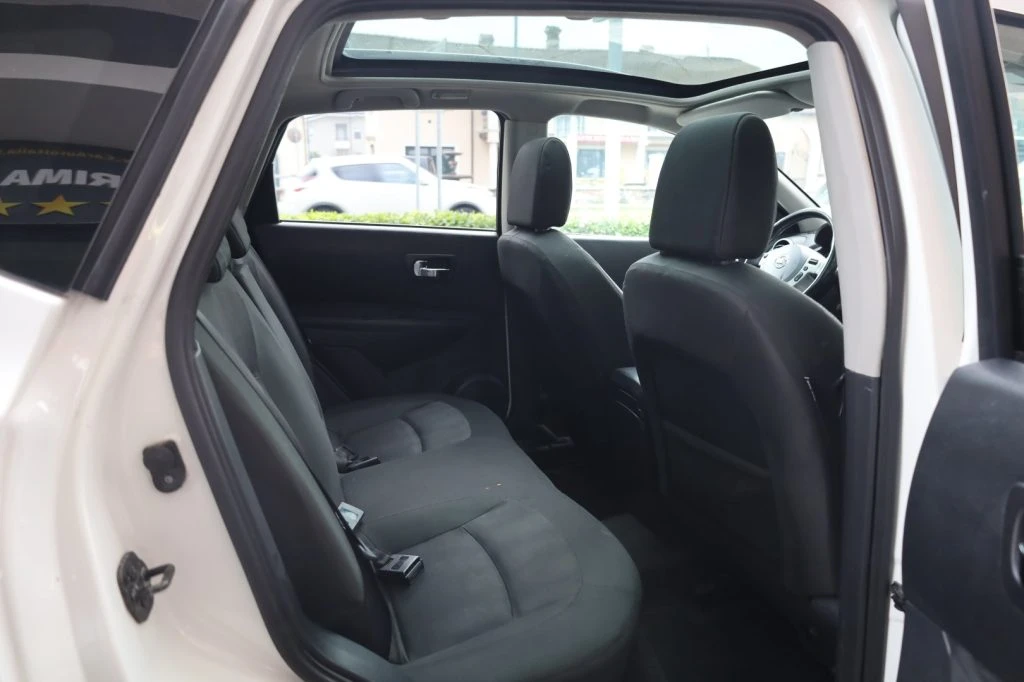 NISSAN Qashqai 2.0 dCi DPF n-tec 4x4 Automatica Navi Camera TETTO - 96