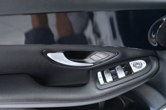 MERCEDES-BENZ GLC 220 30