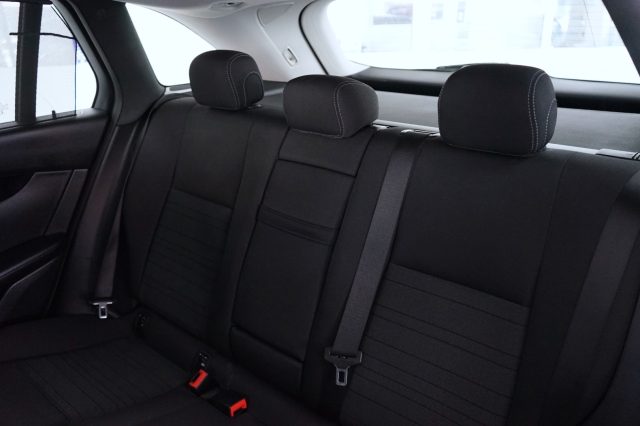 MERCEDES-BENZ GLC 220 31
