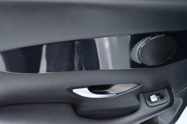 MERCEDES-BENZ GLC 220 32