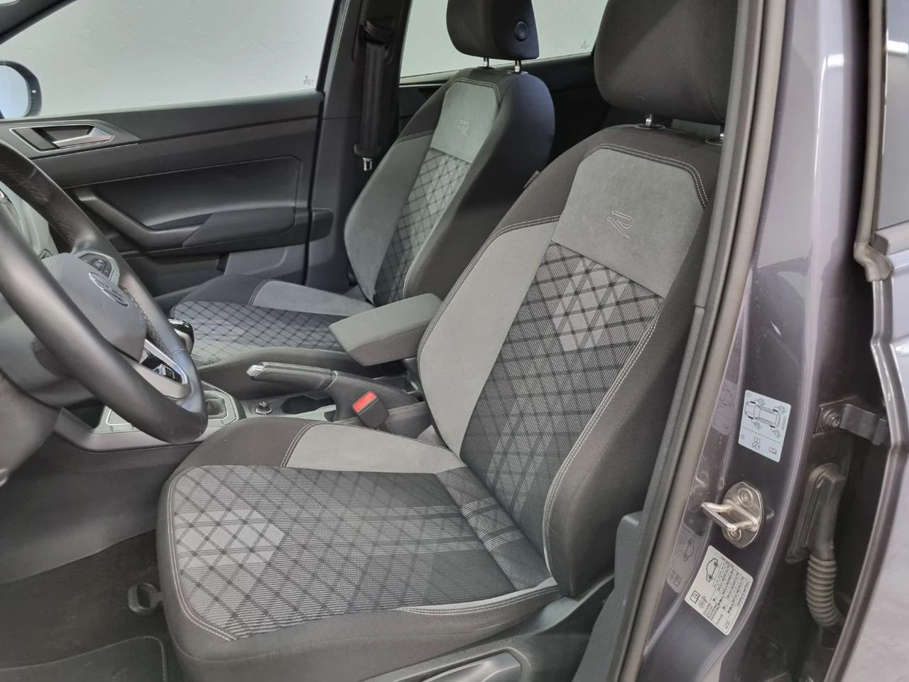 VOLKSWAGEN Taigo 1.0 TSI 110 CV R-Line - 19