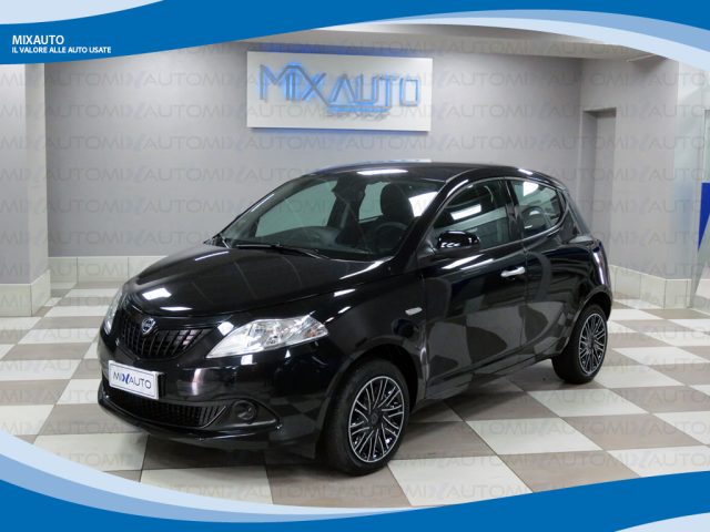 LANCIA Ypsilon Nero metallizzato