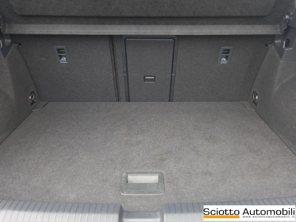 VOLKSWAGEN T-Roc 1.0 TSI Life - 17