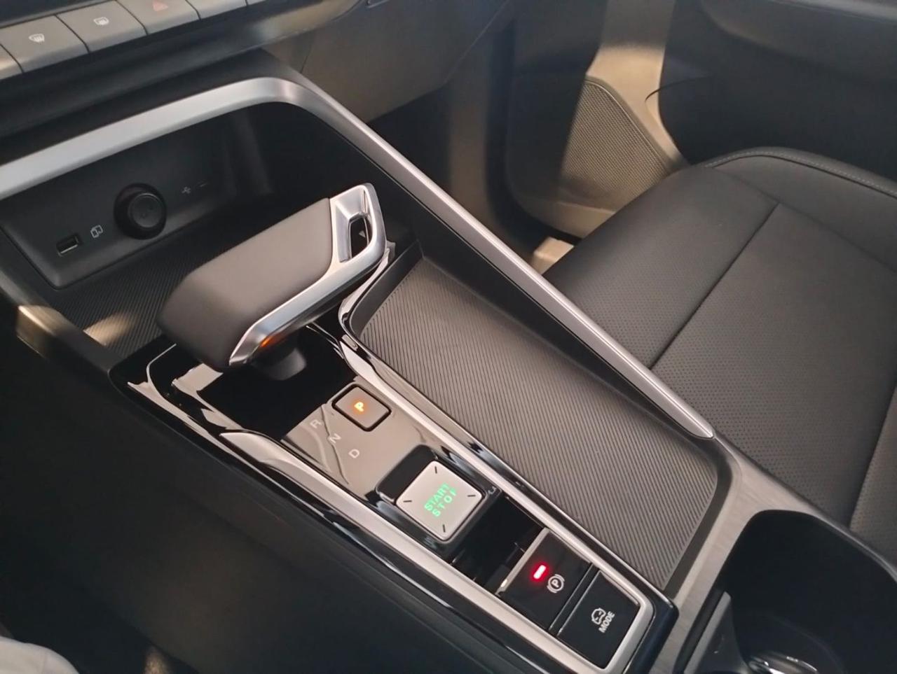 MG ZS Hybrid+ Luxury - 18