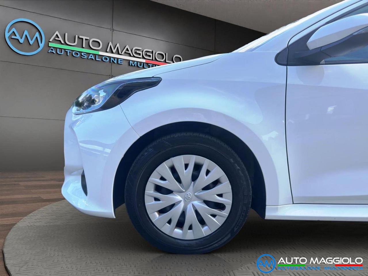 TOYOTA Yaris 1.0 Benzina 72CV 5 porte Active PROMO - 9