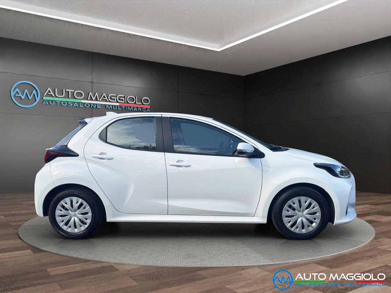 TOYOTA Yaris 1.0 Benzina 72CV 5 porte Active PROMO - 4