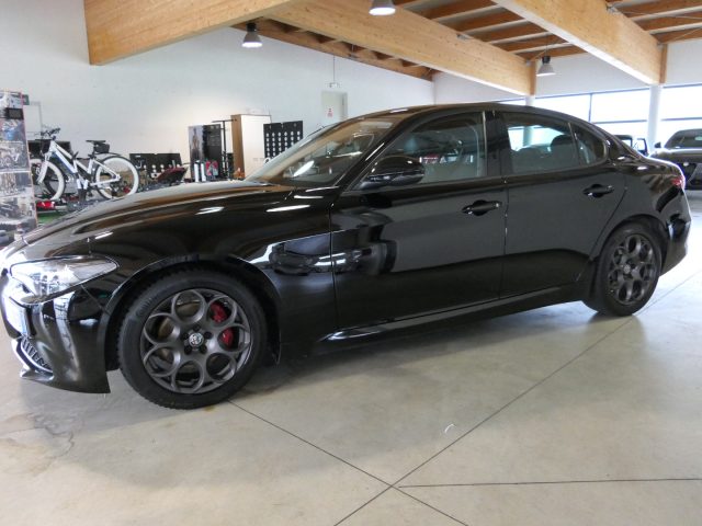 ALFA ROMEO Giulia Schwarz metallisiert