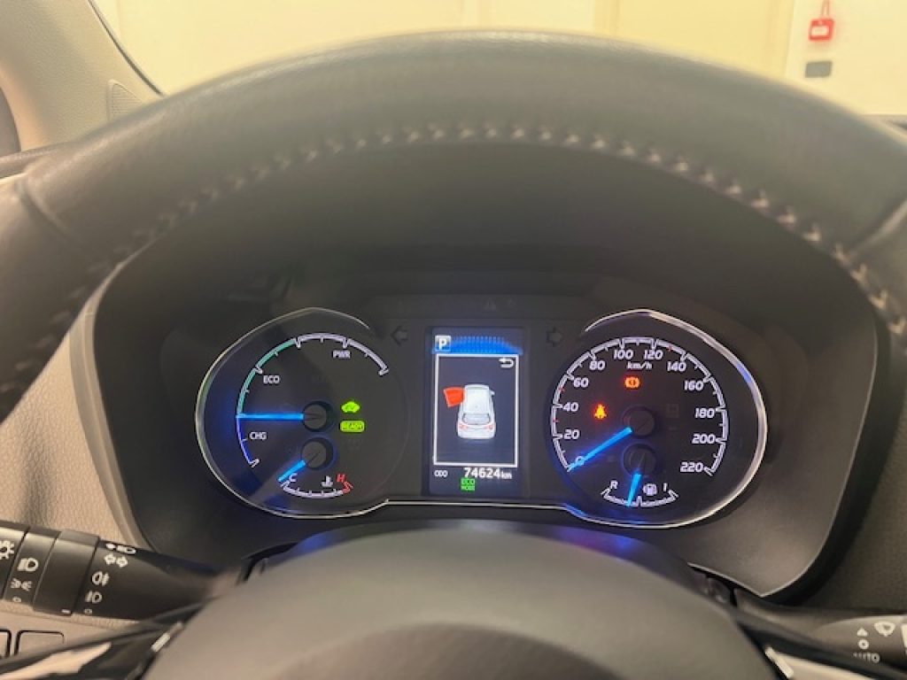 TOYOTA Yaris III 2017 -  5p 1.5h Lounge Red/Bronze - 9