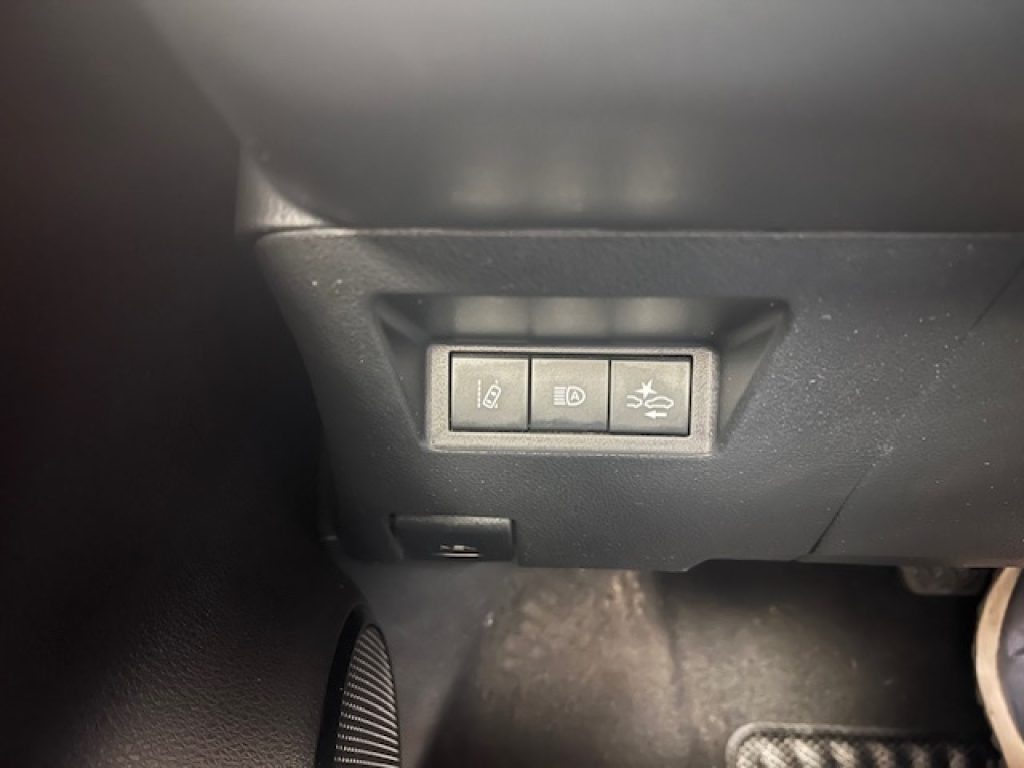 TOYOTA Yaris III 2017 -  5p 1.5h Lounge Red/Bronze - 14