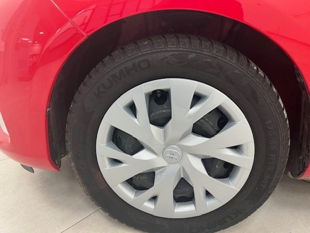 TOYOTA Yaris III 2017 -  5p 1.5h Lounge Red/Bronze - 18