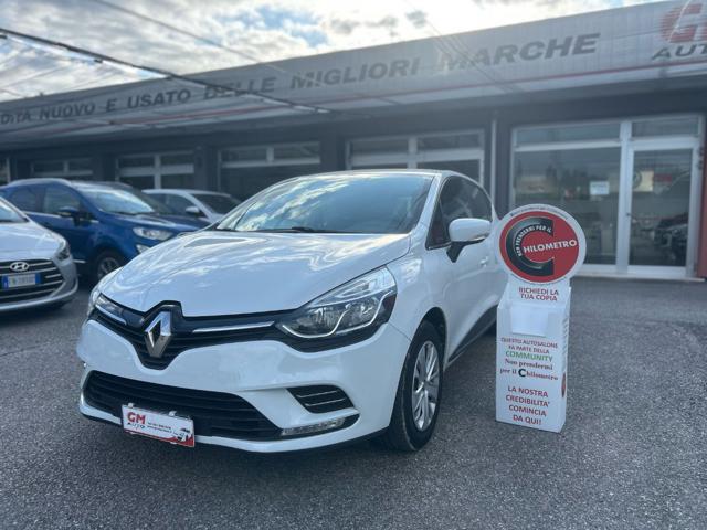 RENAULT Clio Bianco pastello