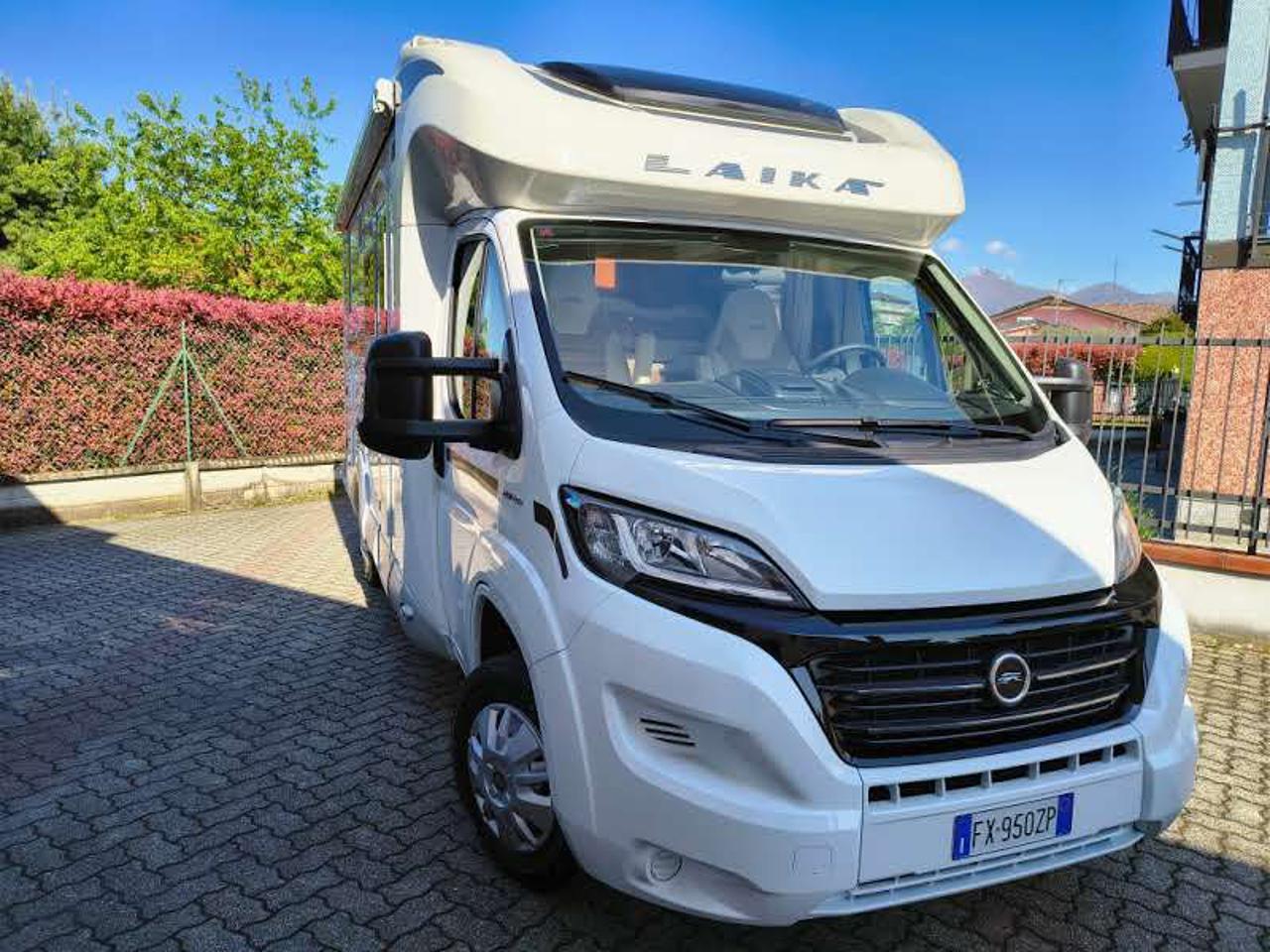 Camper semintegrale, Laika
