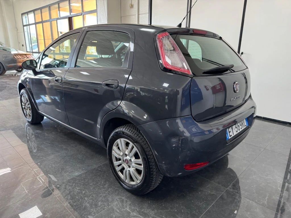 FIAT Punto 1.4 8V 5 porte Natural Power Street - 6
