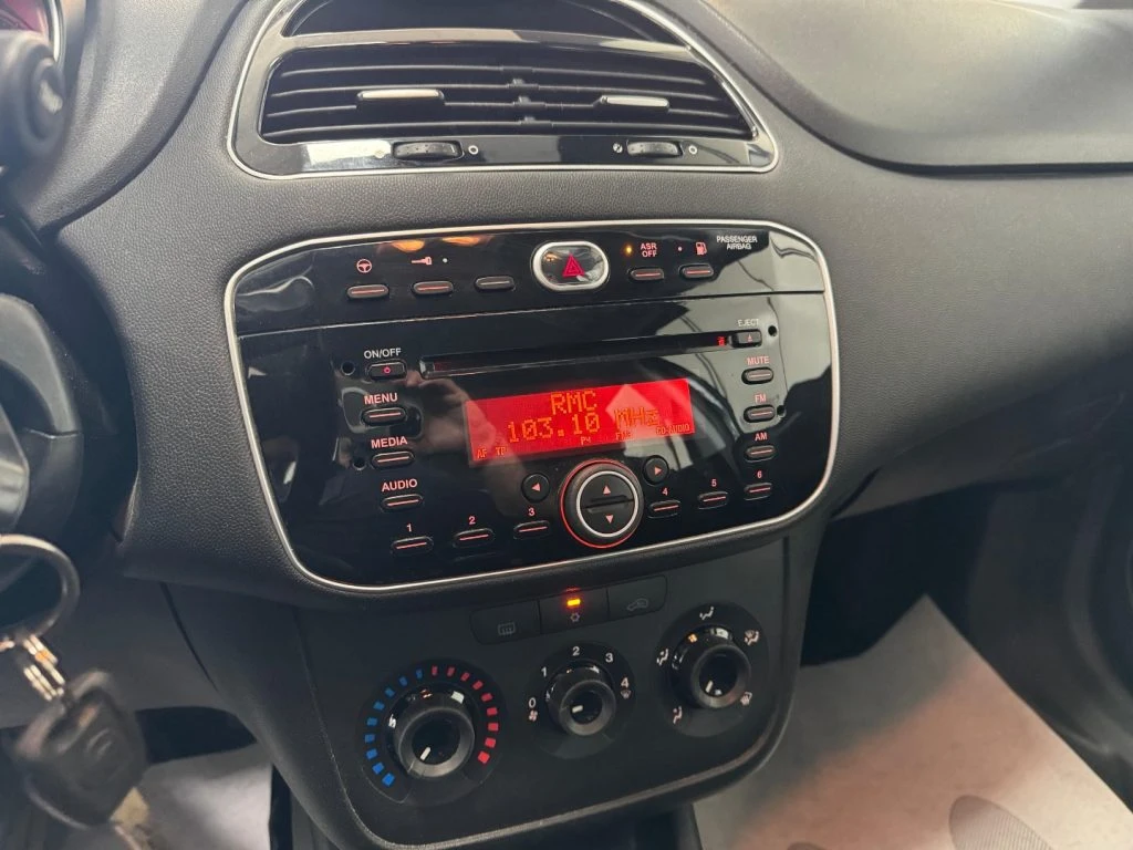 FIAT Punto 1.4 8V 5 porte Natural Power Street - 13