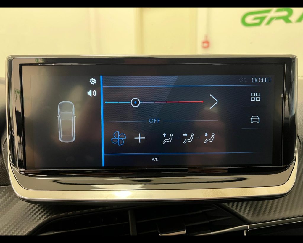 PEUGEOT 208 1.2 puretech Style s&s 100cv - 18