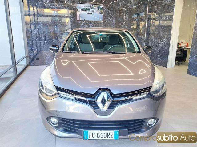 RENAULT Clio Grigio scuro pastello