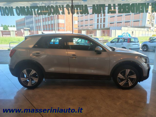 AUDI Q2 Grigio metallizzato