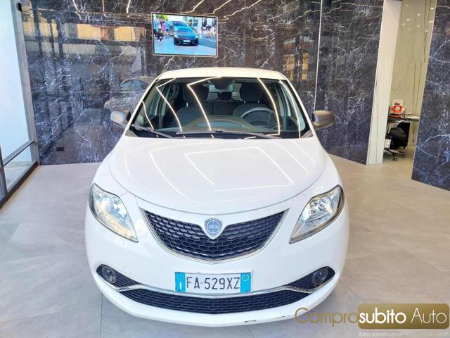 LANCIA Ypsilon Bianco pastello
