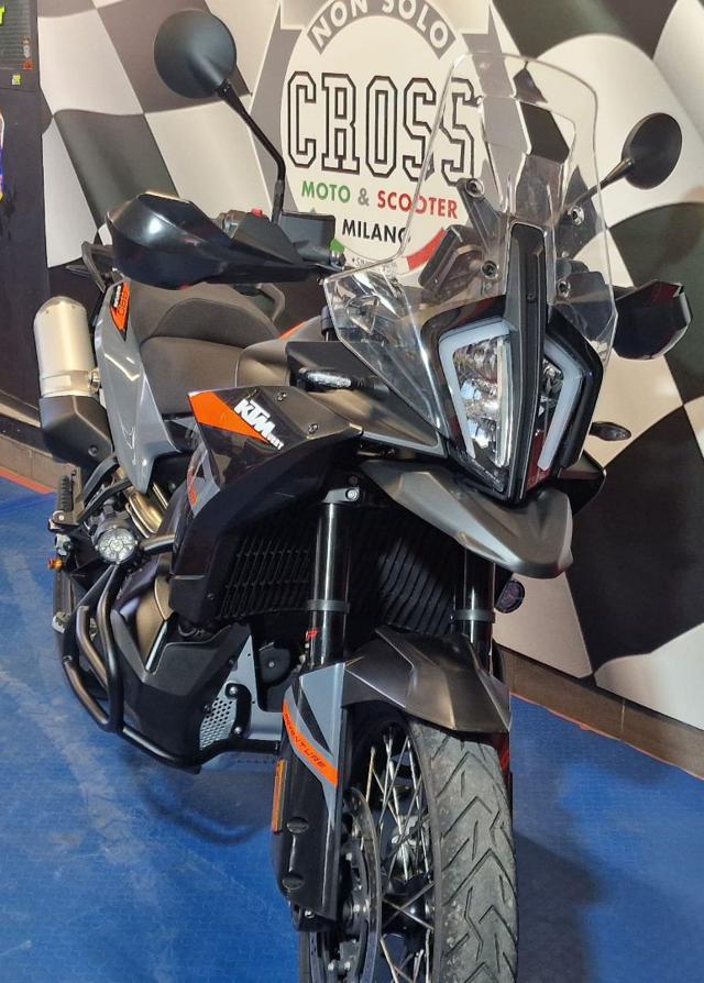 KTM 890 Adventure Nero metallizzato
