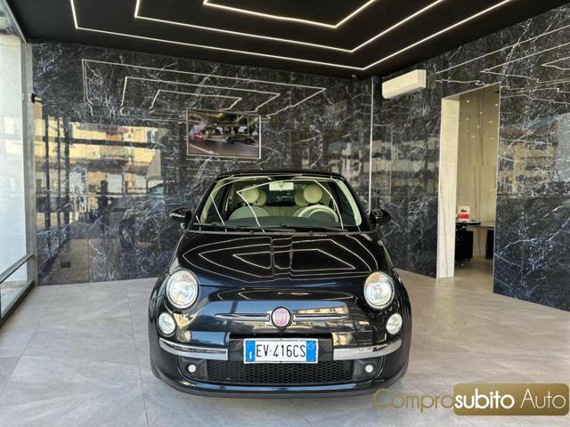 FIAT 500 Nero pastello