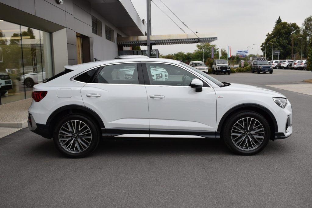 AUDI Q3 40 TDI S line QUATTRO da 439 euro al mese NETTO EX - 6