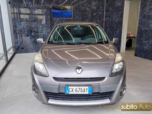 RENAULT Clio Grigio scuro pastello