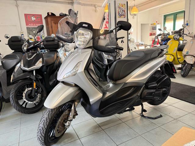 PIAGGIO Beverly 300 i.e. argento opaco pastello