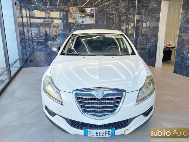 LANCIA Delta White pastel