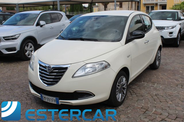 LANCIA Ypsilon Bianco pastello