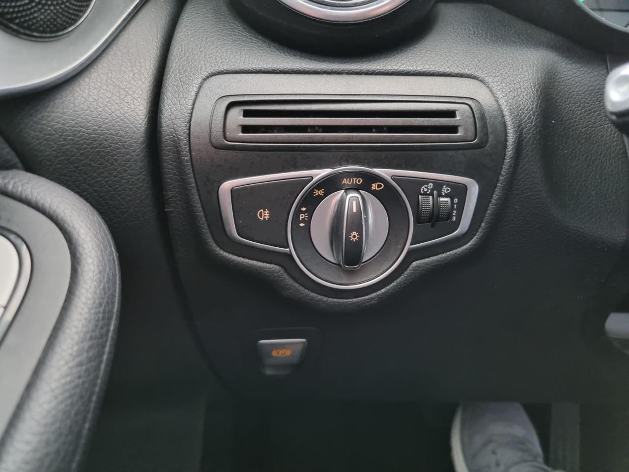 MERCEDES-BENZ GLC 220 d 4Matic Exclusive - 27