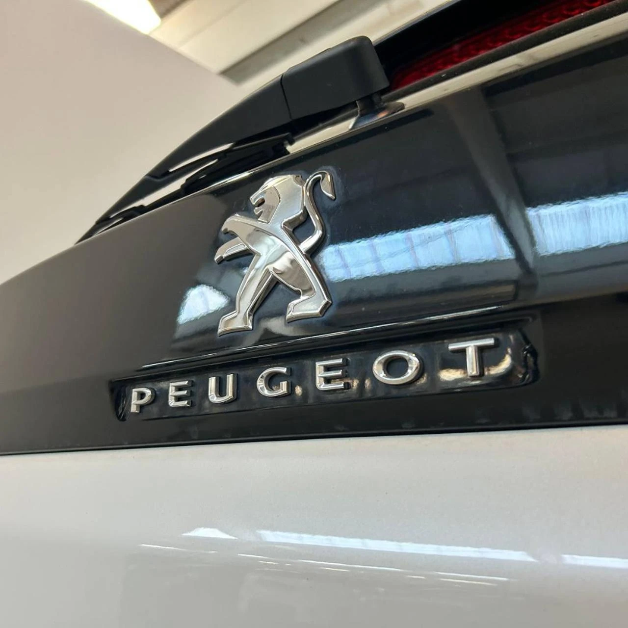 PEUGEOT 3008 Hybrid4 300 e-EAT8 GT Pack TETTO APRIBILE - 42