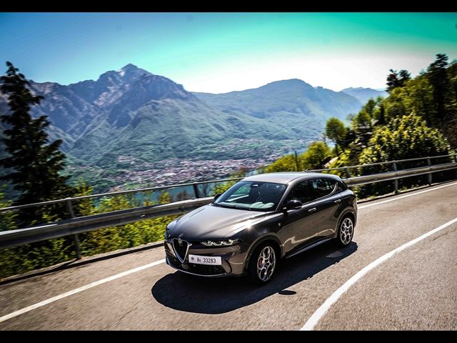 ALFA ROMEO Tonale Nero metallizzato
