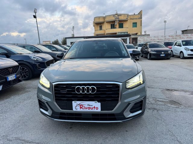 AUDI Q2 Verde militare perlato