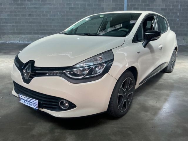 RENAULT Clio Beige pastello