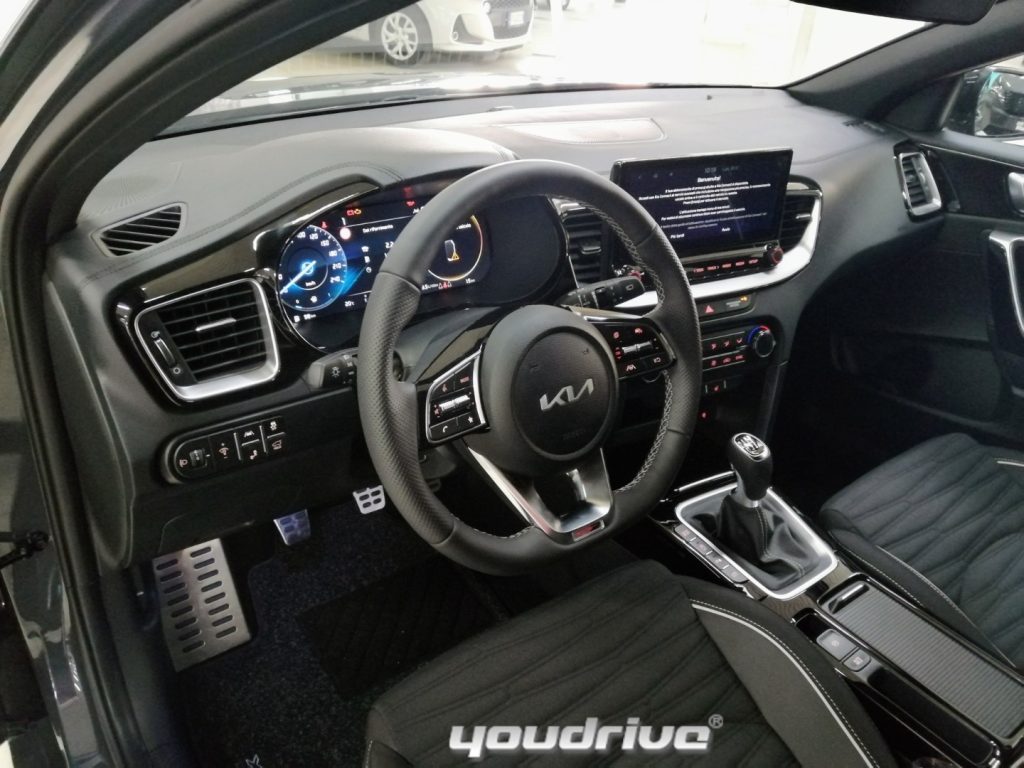 KIA XCeed / 1.0 T-GDi 100 CV Urban - 9