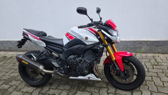 YAMAHA FZ8 Bianco pastello
