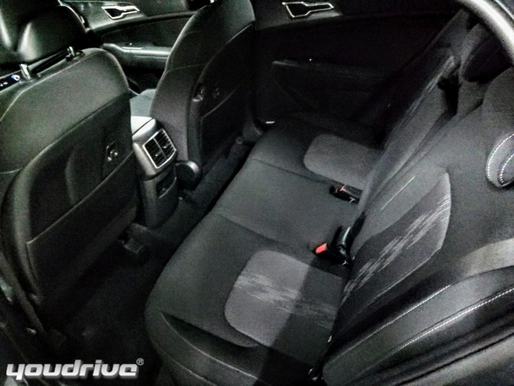 KIA Sportage / 1.6 TGDi AWD AT6 PHEV BUSINESS 245 CV - 9