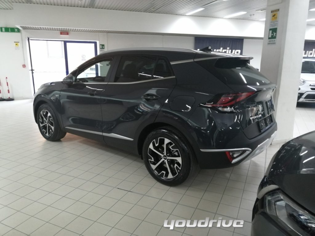 KIA Sportage / 1.6 CRDI MILD HYBRID DIESEL - 13