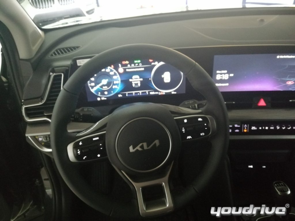 KIA Sportage / 1.6 CRDI MILD HYBRID DIESEL - 25