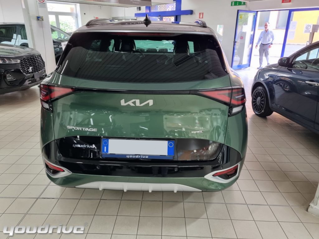 KIA Sportage / 1.6 CRDI MILD HYBRID DIESEL - 21