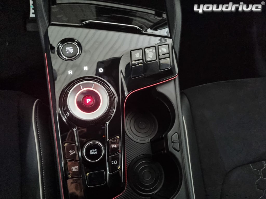 KIA Sportage / 1.6 CRDI MILD HYBRID DIESEL - 13