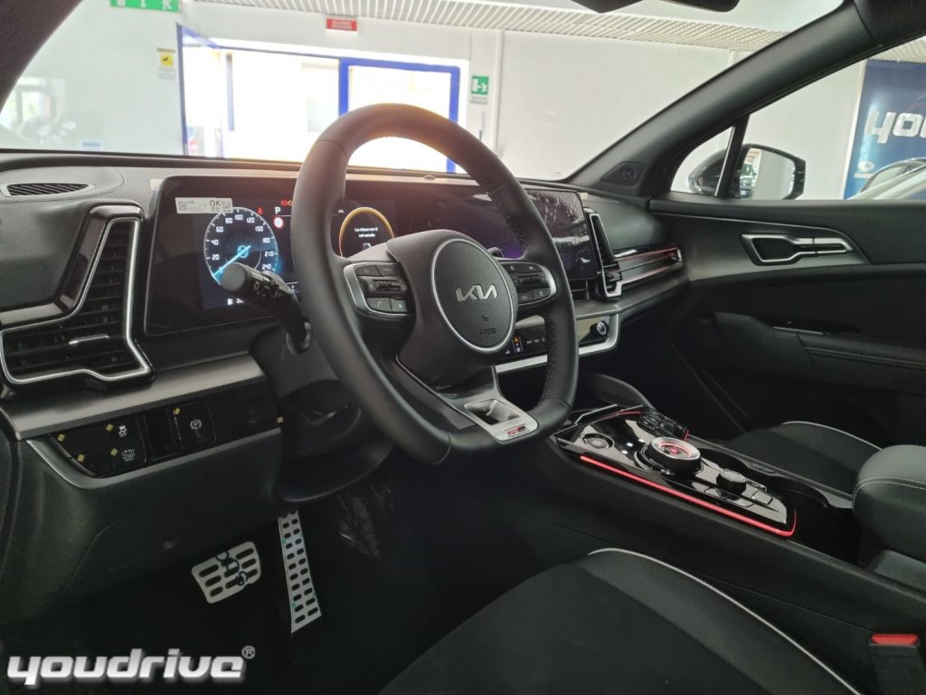 KIA Sportage / 1.6 CRDI MILD HYBRID DIESEL - 8