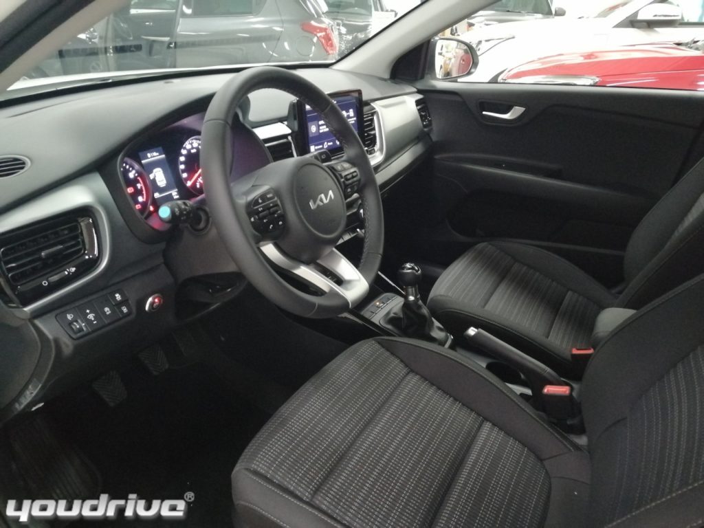 KIA Stonic / 1.2 MPI 79 CV City - 8