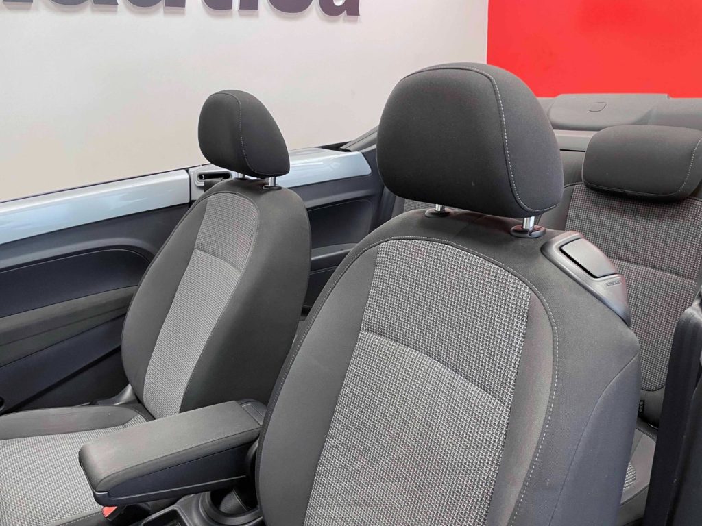 VOLKSWAGEN Maggiolino CABRIO 1.6 TDI DESIGN 105CV - 18