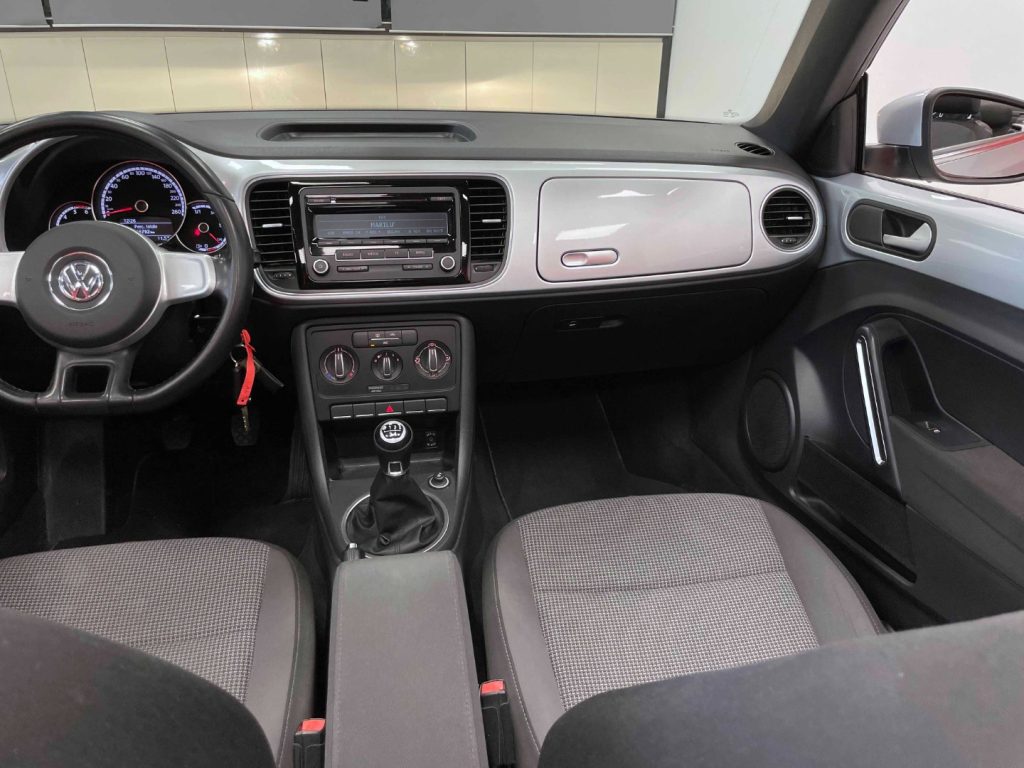 VOLKSWAGEN Maggiolino CABRIO 1.6 TDI DESIGN 105CV - 30