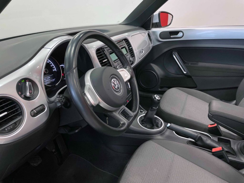 VOLKSWAGEN Maggiolino CABRIO 1.6 TDI DESIGN 105CV - 60